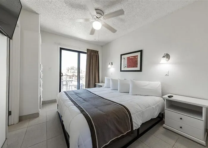 209 Fully Furnished 1br Suite-prime Location Apartment *