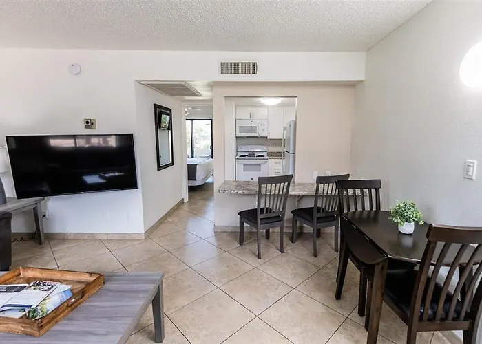 209 Fully Furnished 1br Suite-prime Location Apartment